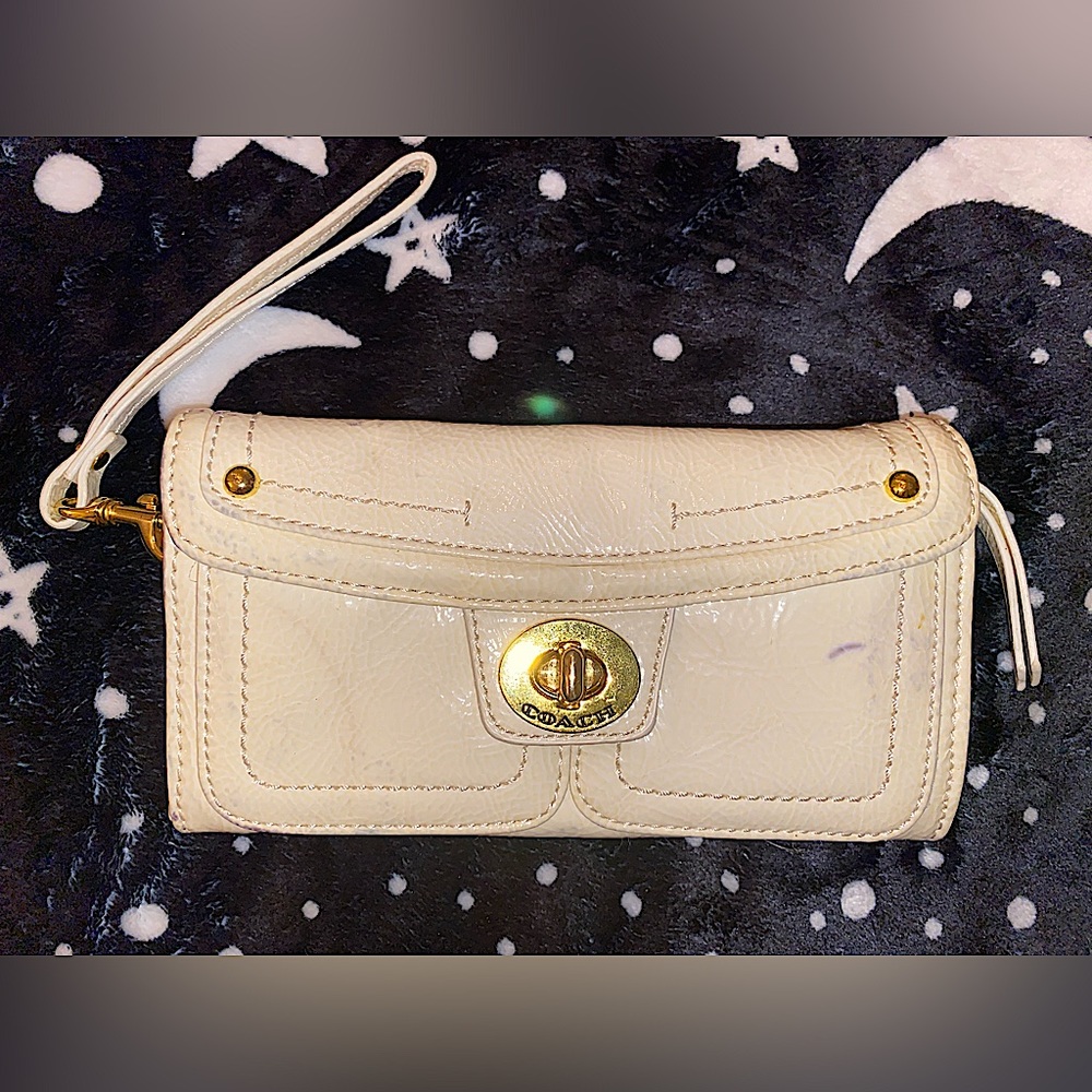 Coach TurnLock Wallet